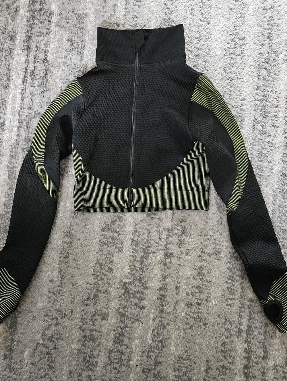NWOT OLCHEE Women's Black & Green Crop Zip Up Top, Size Large (Fits Small)